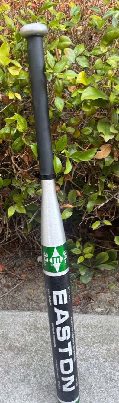 Easton Black Max Ultra Long Barrel S9 Softball Bat 34-in 33 oz 2 1/4 in Dia